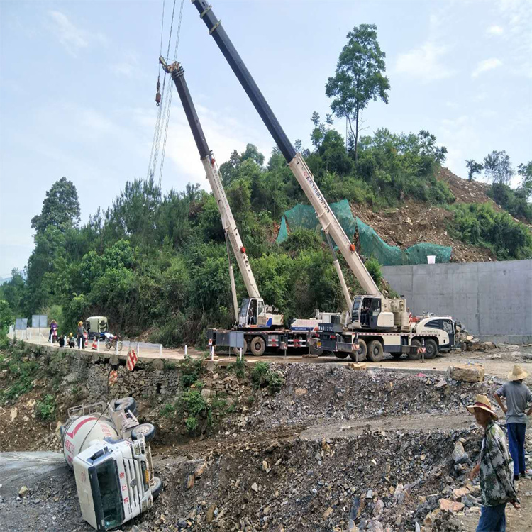 义马汽车掉沟里叫吊车救援要多少钱